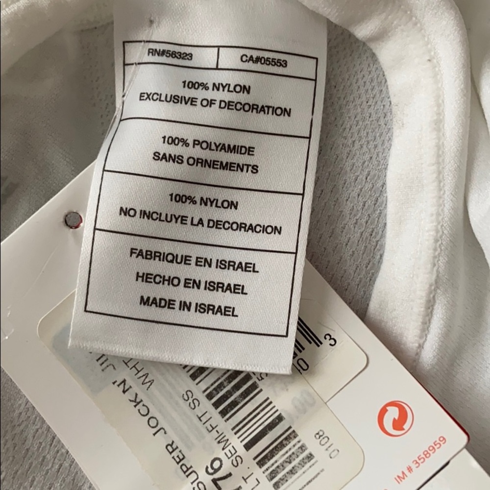 Woman’s Nike Fit Dry Top - Size M - Picture 4 of 5